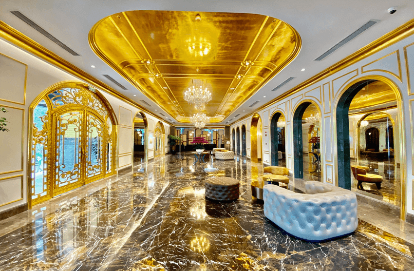 https://divyamudita.com/gold-plated-hotel/